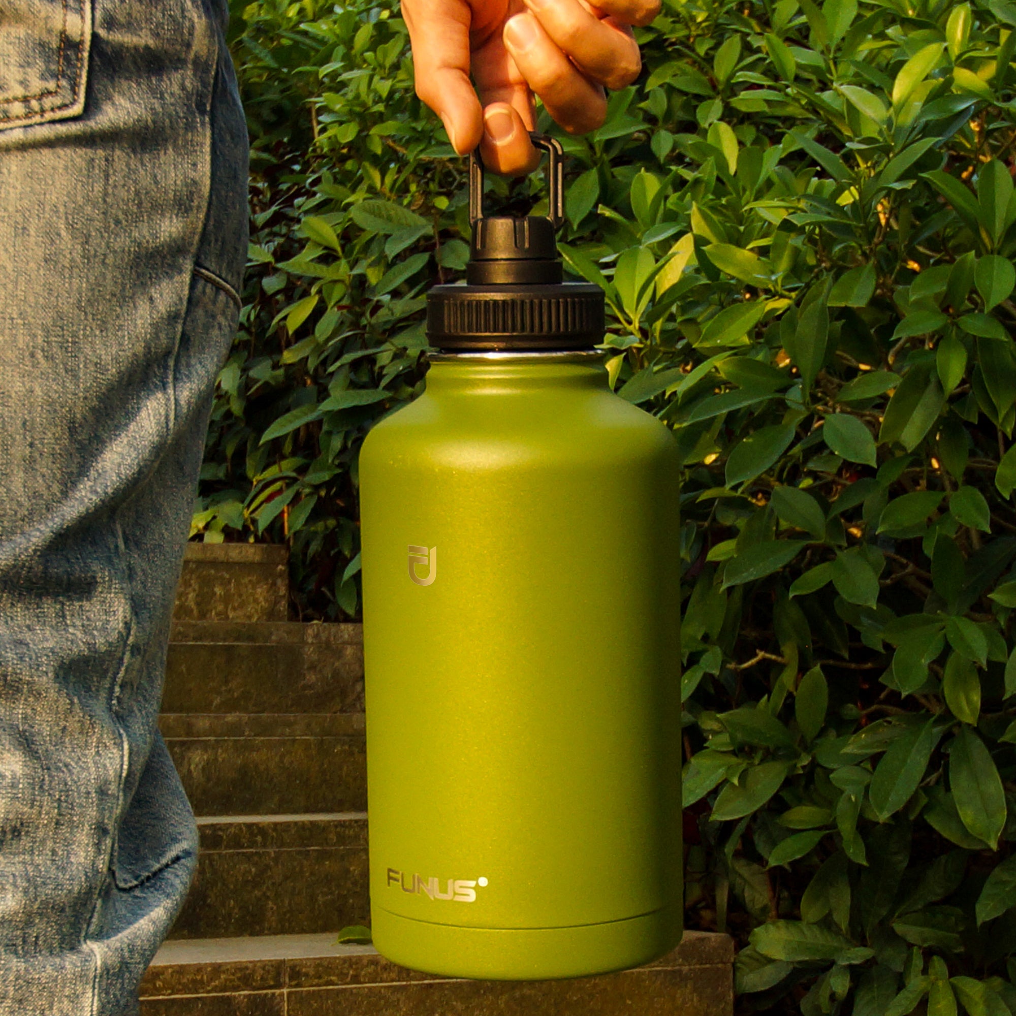 FUNUS Half Gallon Insulated Water Bottle, 64 oz Vacuum Stainless